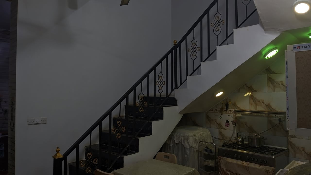 اللهم صل على محمد وال محمد
بيت للبيع بحي الجامعة 100 متر خلف عمارة موسى الكاظمم
يتكون من غرفه واستقبال وهول ومطبخ
طابق واحد 
للاستفسار خاص او اتصال
***********
