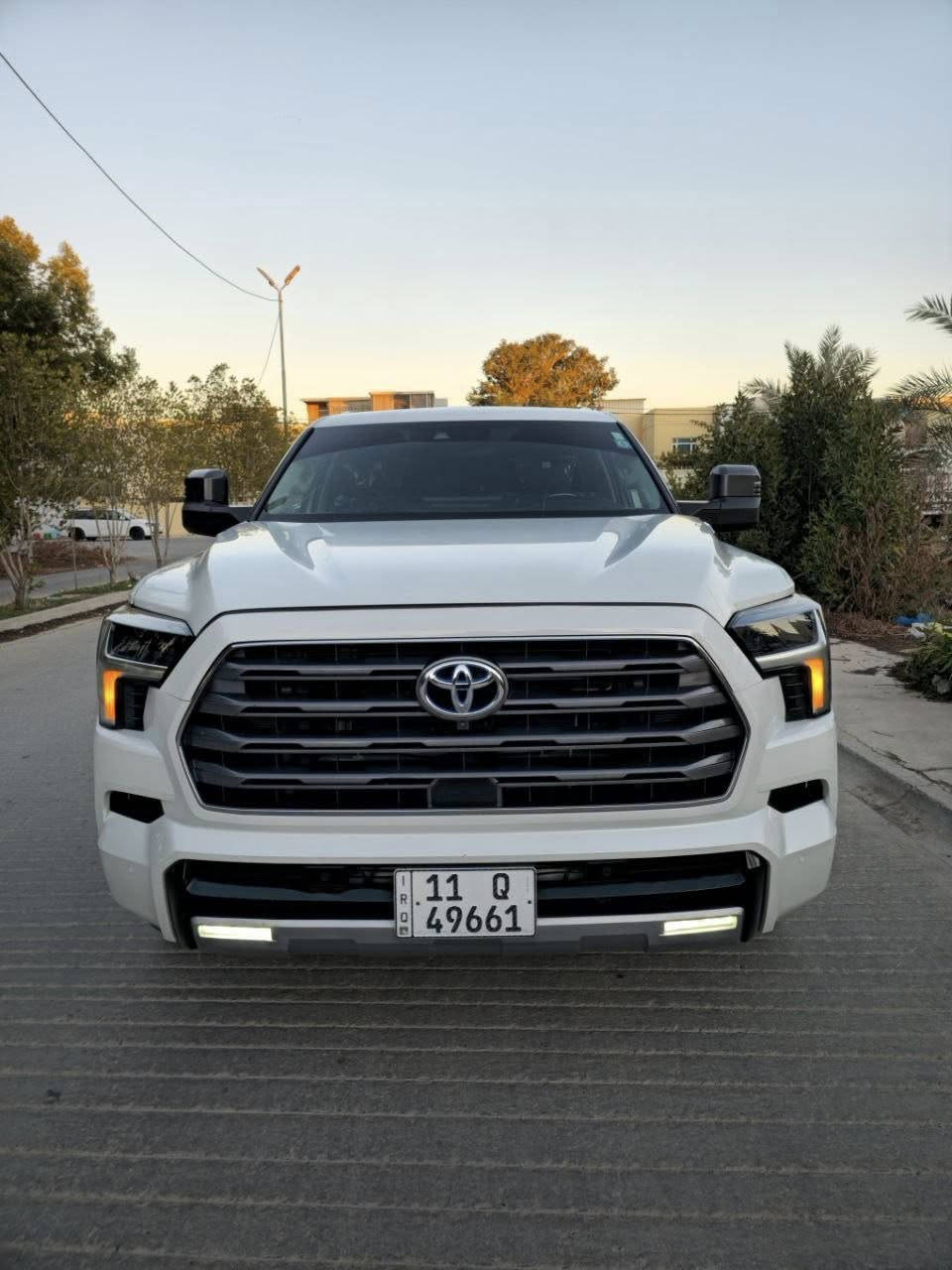 السلام عليكم  للبيع سيكويا
Toyota 
Sequoia TRD Hybrid
تويوتا - سيكويا لمتدد TRD هايبرد
* موديل2024 زيرو 
* المحرك : 3.5 ليتر ( 437 BHP )
* عدد اسطوانات : 6 ( سلندر )
المواصفات :-
- مثبت السرعة
- مقاعد كهربائية 
- مقاعد جلد
- مقاعد تدفئة و تبريد
- فتحه سقف
- عدد المقاعد 7
- الويل قياس 20 انج المميز
- صندوق كهربائية
- نظام المكابح المانعة للانغلاق ABS
- نظام قفل العجلات
- أنوار LED أمامية
- كاميرا 360 درجة
ماشية 14الفkm يعني زيرو
- نظام مراقبة ضغط الإطارات
- ابل كار بلاي و توصيل بلوتوث
- نظام صوت بريميوم
- وضعيات قيادة درايف مود سبورت يكو نورمال كونفورت 
- مرايه جانبيه كهربائي مميزه 
- الضرر بجم كبس سياره جديده الحادث باب وجاملغ فقط  يوجد قطع صبخ بسبب الخدوش فقط  
•    السعر460وبي جال
 رقم الهاتف ***********

