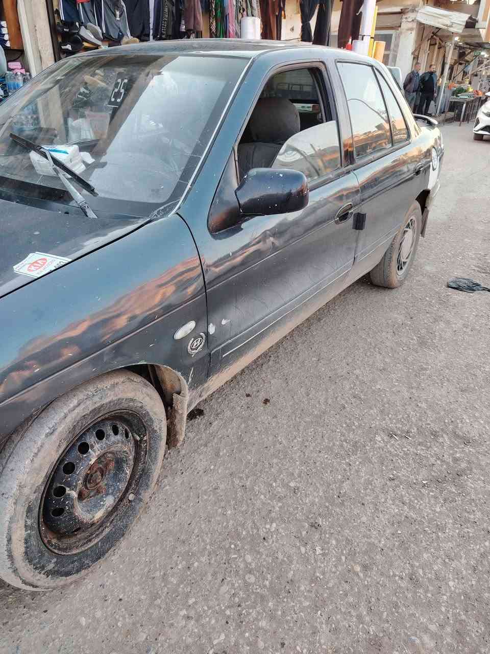 السلام عليكم كيا سيفيا موديل 93 سياره جديده خير من الله سعر 38 وبها مجال سياره ما  سنترلوك دبل اشاره كل شيء بيها شغال مسجل تبريد سنويه لل 28 رقم ***********
