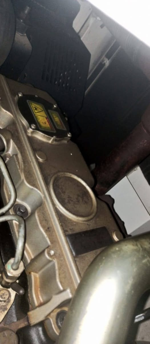 للبيع مولدة بركز انكليزي اصلي بحجم 50 kVA، جاهزة للعمل ومكفولة، تناسب اللي يدور على شيء نظيف وعملي. ما داخله تصليح ابداا 
​المواصفات والتفاصيل:
​السعة: 50 kVA.
150 امبير 
​الاستعمال: استعمال شيء بسيط جداً (شبه جديدة).
​الأداء: شغالة 100% وصوتها ناصي ومستقرة بالعمل. كاتم 80% 
​الضمان: المولدة على الضمان ومكفولة للمشتري للضمان والاطمئنان. ع الفحص تشتغل وتاخذها 
السعر للمهتم فقط 
*********** 
المكان حي السلام
