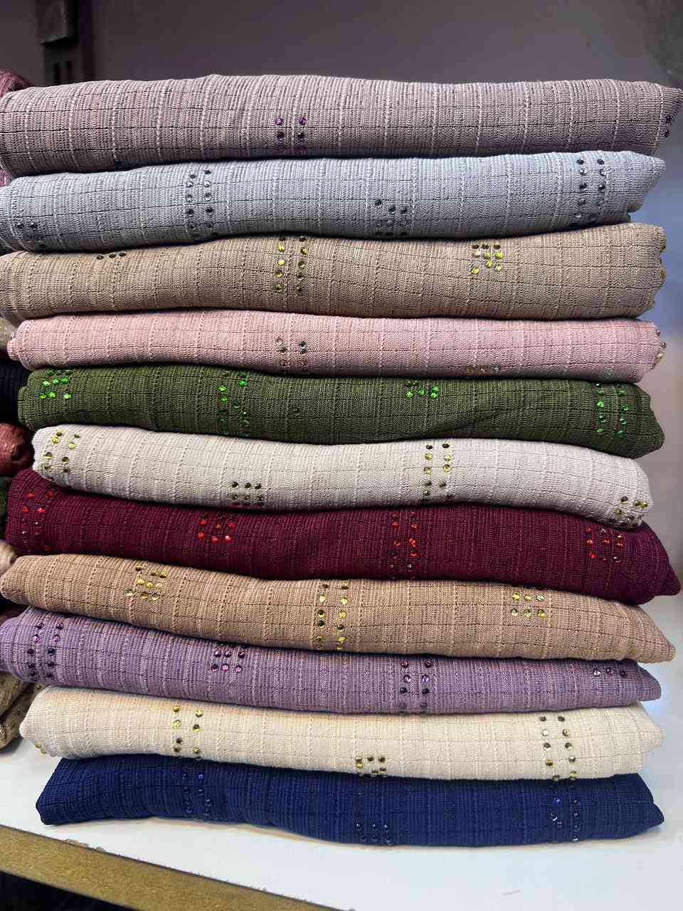 شيله فانيلا قطن كويتي الاصلي ستراس بلون الخامه شرط الفحص 

يتوفر بعدة نقشات ستراس 

27 الف سعر الدرزن


**إذا كنت صاحب هذا الإعلان وتريد حذفه لأي سبب، رجاءا أرسل رسالة إلى الدعم الفني**