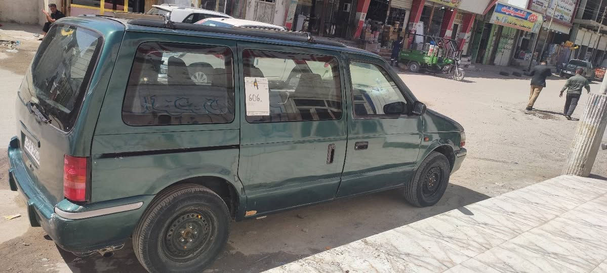 كلايزر قصيره سبعه راكب مصبوغه عام  كشنات منفصل داواخل نظيفه  ماكو تبريد  مكينه كامري ابو الچف  سنويه تنتهي 27 رقم كركوك مشروع وطني باسم ابن عمي تحويل مباشر.  مكان السياره البصره الزبير  
*********** الزبير, البصرة
