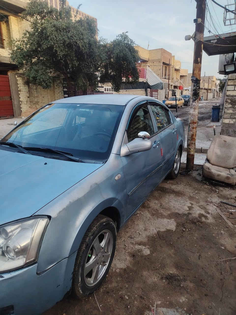 للبيع شيري اي فايف مكينه بلادي سياره كلها بلاديه لا صبغ ولا ضربه بيه طخه بجنطه خفيفه مكينه بيها نضوح من جبنه قليل شاشه جبيره كامره حساسات رقم بغداد دولي بسمي تحويل ثاني يوم سعره ٣٧ وبيه مجال مكاني بغداد تاجيات اتصل وتدلل ***********
