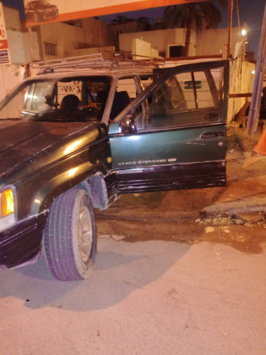 من رخصت الدمن سياره جيب شيروكي 
مديل 95 
مكينه الفين ونص 
حداديه خير من الله 
صدر جديد 
مكينه وكير خير من الله 
تيارت نضيفات كشر نضيف شوفت عينك 
 سياره تجي شغل وتطلع سياره حلوه عايزه شوي ترتيب رقم بغداد عدي بيه وكاله عامه ورعيه موجود قريب عليه مدور ثاني يوم سعر 38وبيه مجال للشراي  رقم (***********)بي وتساب خاص ما اجوب
