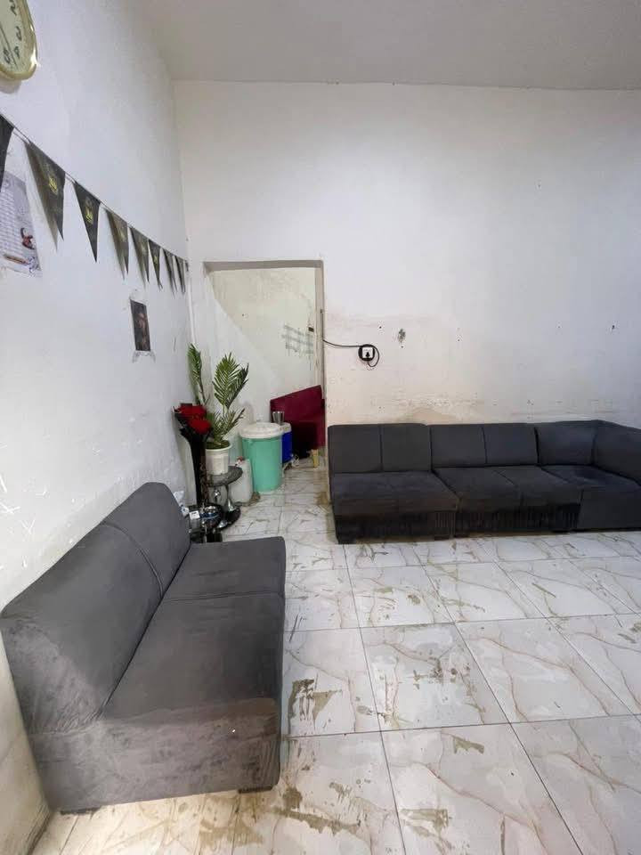 سلام عليكم
بيت  100 متر غرفتين وصاله وصحيان ومنور خارجي عنوان ناصريه الثوره بفرع المفوضيه ايجار 400 للاستفسار *********** واتساب
