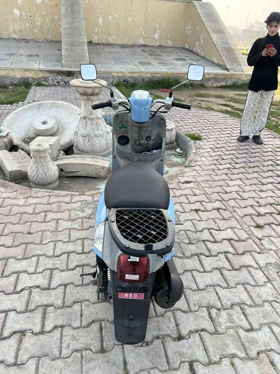 ماكس بوليس مكينة كفالة لبجم مصبوغ دراجة خير من الله بلديات *********** الصور واضحة بيها ضربة خفيفة سعر ٧٠٠بيها نقوصات باتري واشاير بس لحد يكسر بسعرها رجائن گبل احضرة
