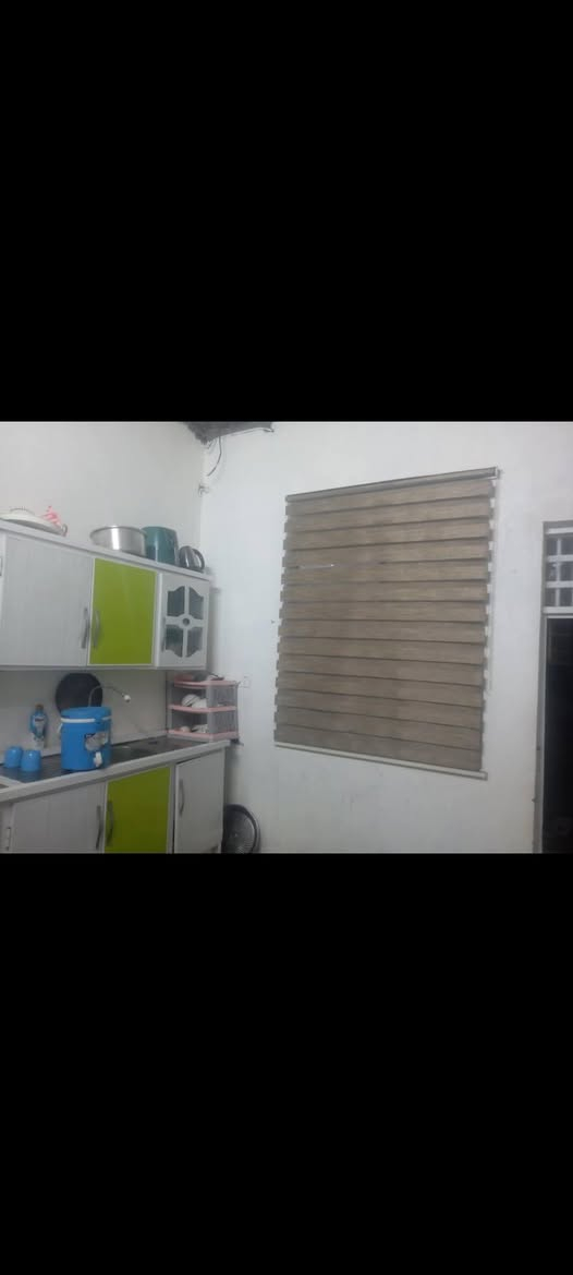 بيت للبيع مكانه علوة الفحل وره الفلل بشارع سورة العباس صوب العبيدي بي قرار محكمة 
اساس صب وسكف صب درجه اولى 
مساحته 110
***********
