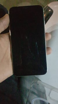 ١١ عادي مبدل شاشه وبطاريه والبصمه واكفه وضهر مفطور مبيل ستحماله حلو كا...