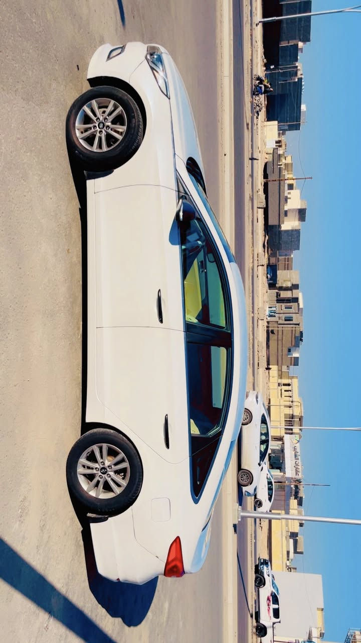 لهم صل على محمد وال محمد
السلام عليكم 
نوع السياره ⬅️ هونداي سوناتا
الموديل ⬅️ 2015 
ألوان ⬅️ ابيض صدفي
رقم الوحه ⬅️بغداد N
‏الممشى ⬅️ 181 km
الوارد ⬅️ خليجي
المحرك ⬅️ 2400دوش المرغوب
السنويه ⬅️ لغاية 2030 
السعر ⬅️ 119 وبيها مجال لطيبين 
———————————————-
ملاحضه السياره بيها 3 طخات بدون حادث 
السياره مصبوغه عام لجماليه 
السياره في المحافظه البصرة شط العرب 
راعي السياره في  محافظه الديوانيه 
موصفات السياره شاشه تحكم إستيرين جهتين كامره حساسات 
مكلف بنشر راعي السيارة 
*********** الاتصال
