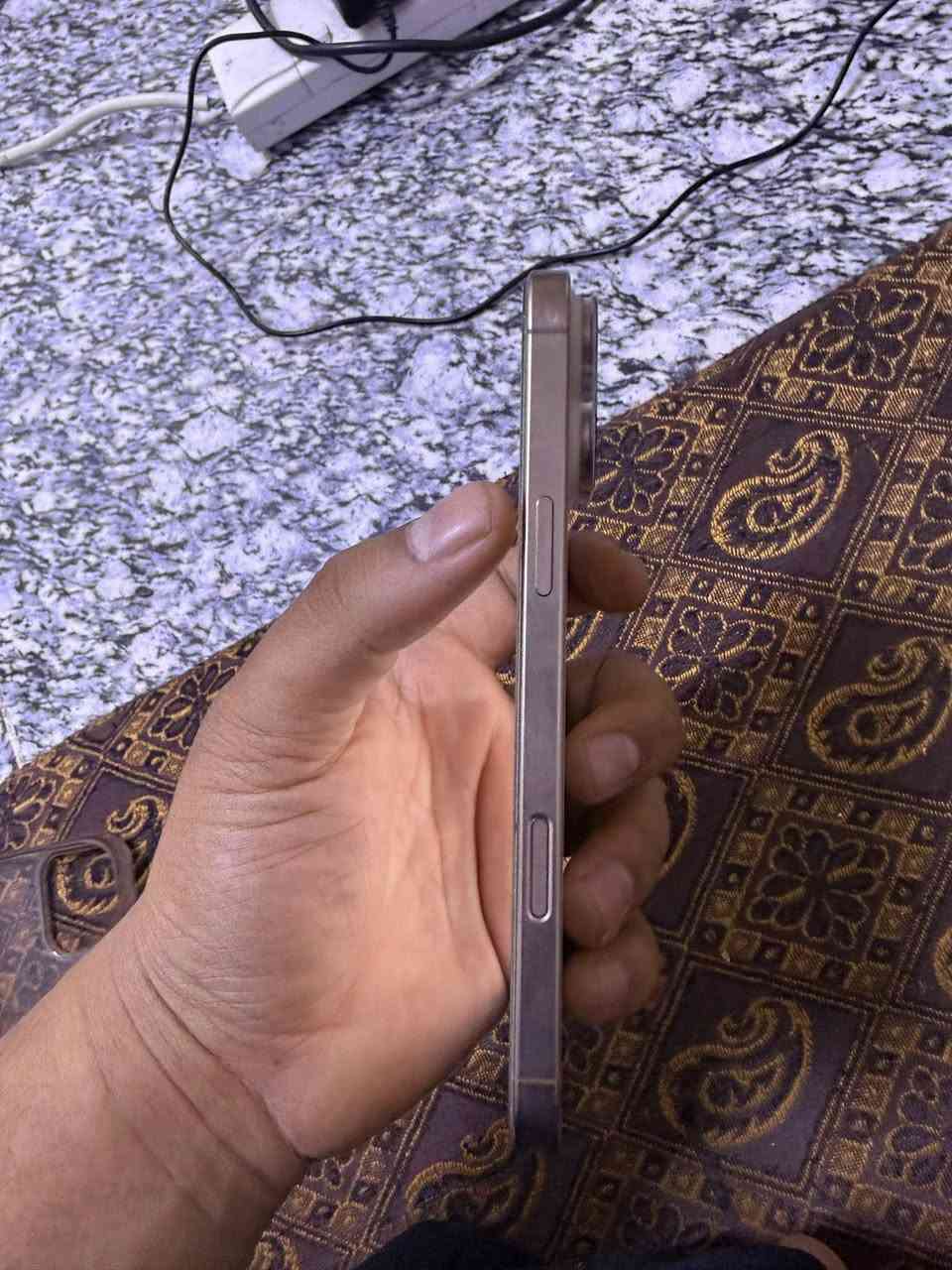 ١٦ برو ماكس نضيف جدا السعر ١٤٢٥ وبي مجال الاستفسار اتصل ***********
