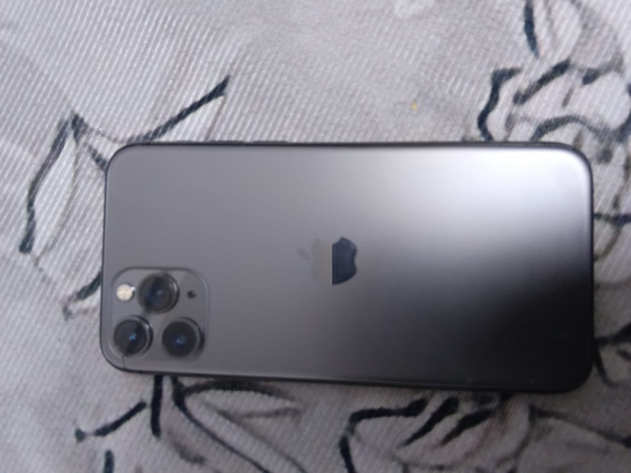 سلام عليكم 
عدي هاذه آيفون 11بروه 
ذاكرته 64
شاشه مبدله بس نوعيه زينه 
بعد كامل عل بلاد 
شرط فحص 
سعره 180  ألف وبس مجال 
أي استفسار خابرني عل رقم 
***********
