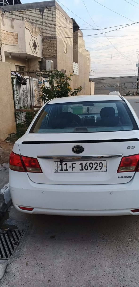 من بعد اذن الادمن الطيب بيوايدي جي 3 موديل 2016بيهه 3قطع  صبغ دوشمه وارضيه جلد مكينه بس لاستيك ولف اول مشغلهه وراها تكطع كير تمام صدر نص عمر سعر65وبيهه مجال عنوان بغداد***********
