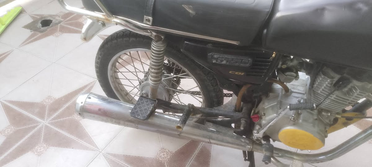 سلام عليكم اخوان تايكر غراضة كلها نامة بس التانكي بقة اويالة دبلات سكان كلة نامة باتري جديد لايت جديد اوراق كاملة موديل 19 عقل رياضي صلنصة رياضي بسعر 320 وبي مجال مكاني شهربان حي معلمين رقمي ***********
