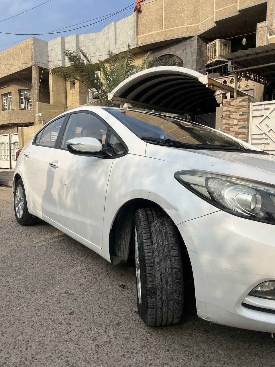 كيا سيراتو خليجي
موديل 2016 

السيارة مكفولة من كلشي

بدون تبديل او صبغ او بارد

فول نظافة 

ما عدا كم ملاحظة بسيطة 

السيارة كاملة بدون اي نقص 

السعر ١٣٥ 

مكان بغداد ***********
