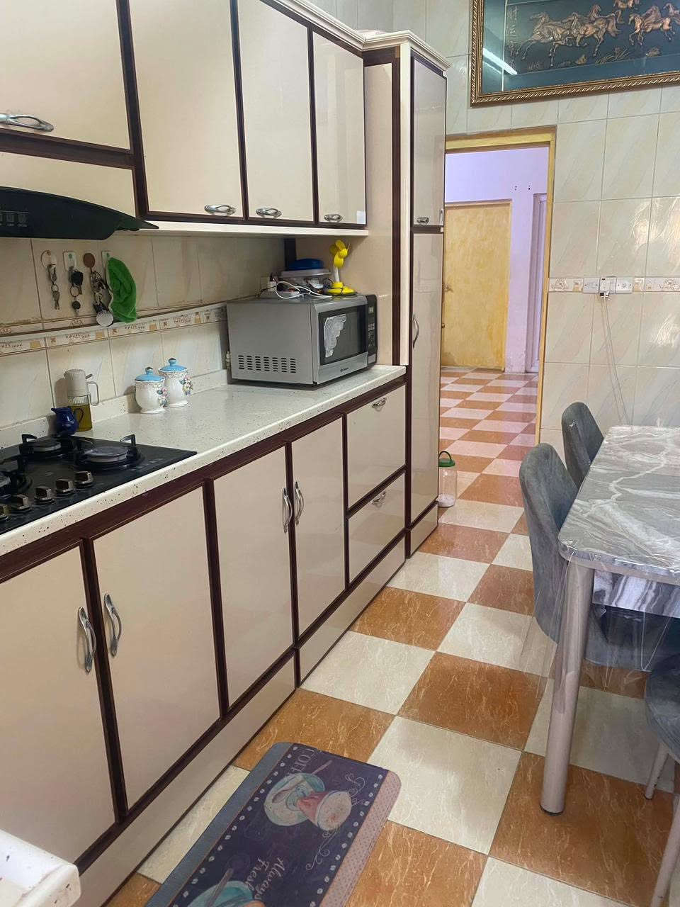 🏘🏘بيت للبيع ديالى خانقين / توله فروش طابو صرف قرب مخزن ابو لاوان واسواق صباح طابو صرف طابق وربع مساحة منه120 متر واجهة 6 والنزال 20 
طابق الاول 
1 غرفة نوم واستقبال وصاله داخلية ومطبخ ومجمع صحيات 
طابق الثاني 
1 غرفة نوم وبيتونه كبيره 

السعر / 80 مليون بي مجال بسيط 

للأستفسار اكثر اتصال بالارقام فقط 
***********
 ***********
مكتب فريا موفق للعقار
