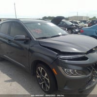 كونا 22 فول مواصفات اعلى فئة  عداد السيارة 56 ميل  ضرر السيارة موضح با...