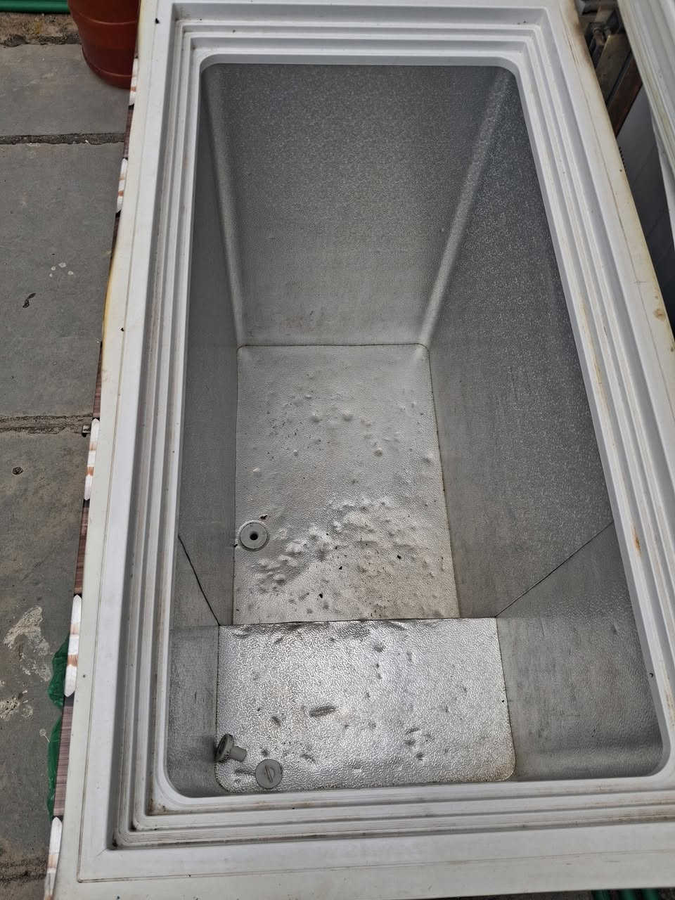 ثلاجه اوتمتيك  عطلان محور اله واحد خارجي سعره ٢٥٠الف حجم ٢٨ قدم
ومجمده نظبفه سعر ٩٠ الف
مكان بغداد شارع حيفا
***********
