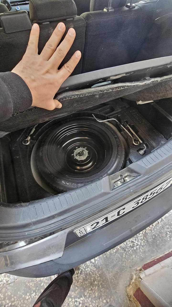 مازدا السليمانية موديل ٢٠١٨ بدون ارباك ادامه امسوين صدر كامل امامي وخلفي مع الدسكات مع بلكات مع واشر قبغ ولفات مع تبديل هادروليك الكير والفلتر ابأسمي هزه وفحص المروري جاهزه المكان البلديات بغداد السعر(١١٠ورقه ) *********** بيه أثر جراد مكان الحادث
