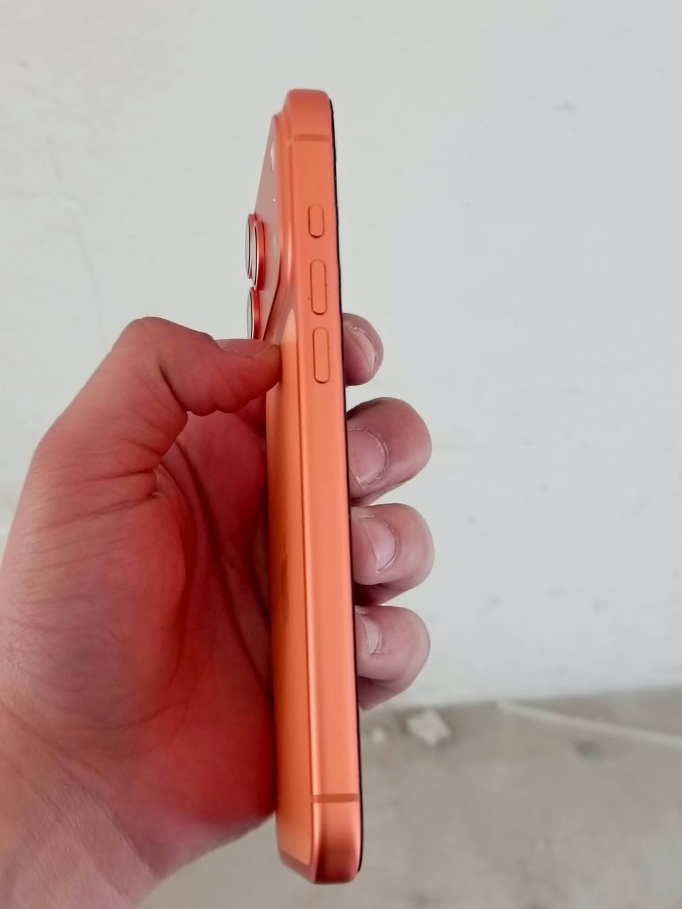 للبيع
ايفون 17 برو ماكس ذاكرة 256 

اللون برتقالي 

البطارية 100

نظيف 100 %

نسخة ال esim

عدد دورات الشحن 112
 للاستفسار مراسلتي بالخاص


**إذا كنت صاحب هذا الإعلان وتريد حذفه لأي سبب، رجاءا أرسل رسالة إلى الدعم الفني**