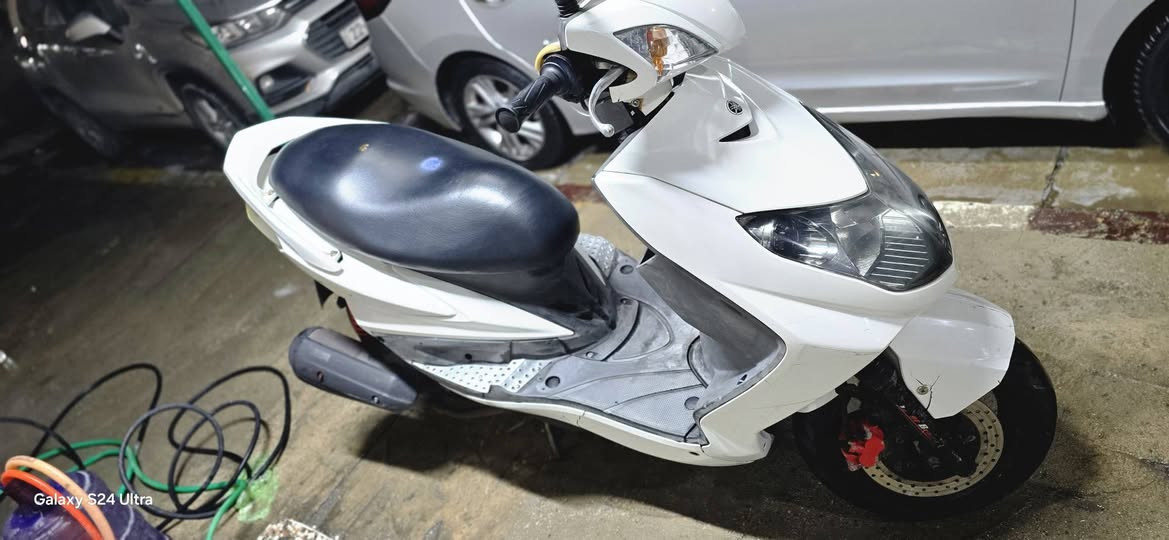 مكلف بل نشر السلام عليكم شباب دراجه للبيع مكفوله من كلشي نضيفه وصار اقل السنه من نازله رمبه جيب وياك فيتر وتعال افحص رقم صاحب الدراجه *********** بغداد الشعب السعر900 الف
