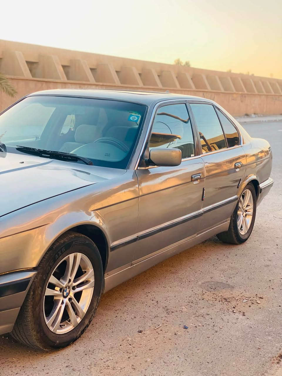 السلام عليكم
BMW525 
موديل 1992 اصل 
محرك وكير بل شرط 
صدر جديد 
تخم تاير وويل جديد 
محرك مسكر عدل المرغوب 
تبريد ثلج تدفئة
كشن كهربائي 
تدفئة تبريد ب كشونة 
تنتة تشغيل عن بعد 
رقم وهزة وسنوية جديد 
جام 4 كهربائي 
سيارة حلوة وجاهزة من كلشي ترايها للبصرة 
السعر 59$ وبيها مجال 
مكاني الدور 
للاستفسار ***********
