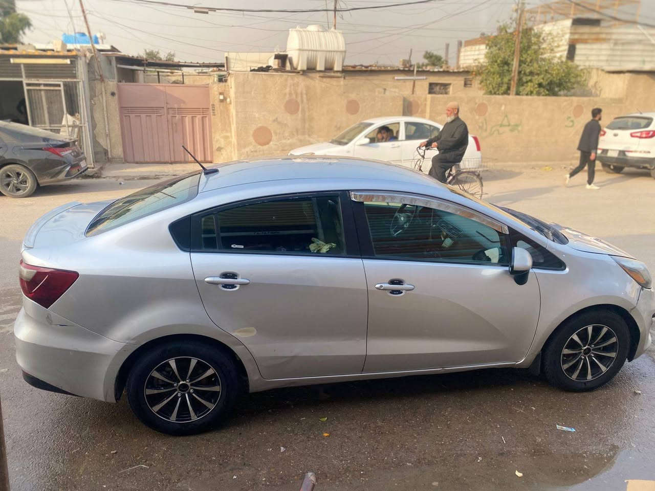 السلام عليكم كيا ريو موديل ٢٠١٧ انبار باسمي سنوية وهزة وارقام جدد لحد٢٠٣١ مستوردهة علة ايدي وارد امريكي بيهة جاملغ امامي فقط مشدود اصلي بدون دواخل والباقي مكفولة ماشية ١٣٠ كير محرك تبريد صدرجد يدويل كب كير عادي سبورت ٧ نمر مع البك نظام شاشة تقرء نمر العنوان بغداد المهدية الثانية *********** السعر مناسب
غبر متواجد على النت
