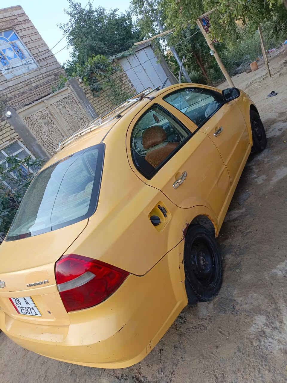 السلام عليكم افيو ٩ خليجي رقم نجب دولي سنويه جديده ل٣٠ مصفره هيئه وغرامه سياره جديده وما متعوبه حداديه جديده تخم تاير كير ومكينه مكفولات السياره باسمي مكانه ديوانيه قضاأ الشاميه لتواصل  ***********
