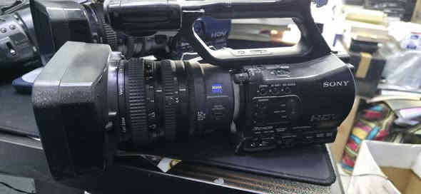 ٣ كاميرات فيديو مستعمل بشرط الشغل مابها نواقص مع الملحقات الشحن الكهربائي مع البطاريات،إضافة إلى جهاز بلاك ماجك مونتاج للبث المباشر  السعر النهائي للمجموعة  ٧٥٠ دولار  للاتصال واتس اب  ***********
***********
مكاني السليمانية
