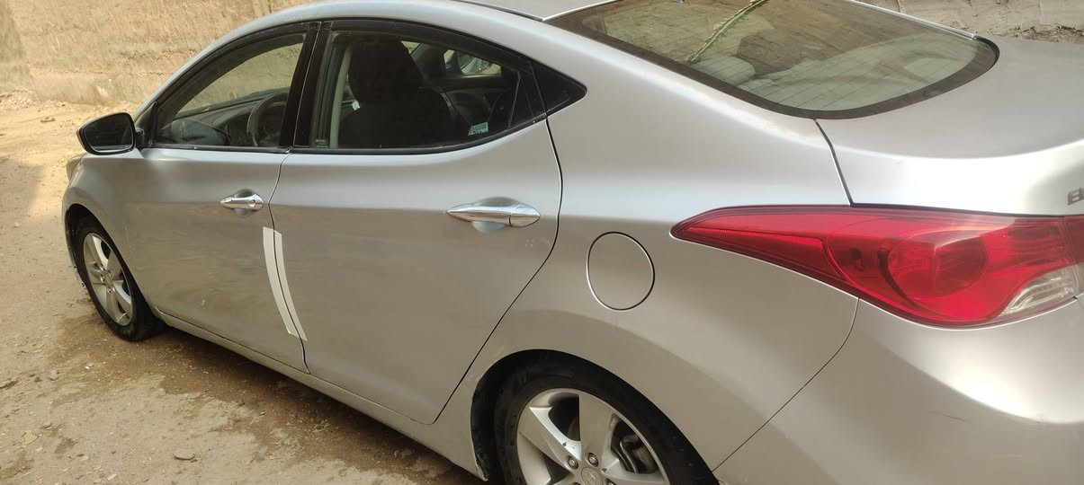 النترا 2013 وارد امريكي حادث باب السائق وجاملغ اليسرمبدلات بلادي بدون دواخل وصبغ صفحه السابق محرك 2000 تبريد شغال باسمي السعر 97وبيه مجال ***********
