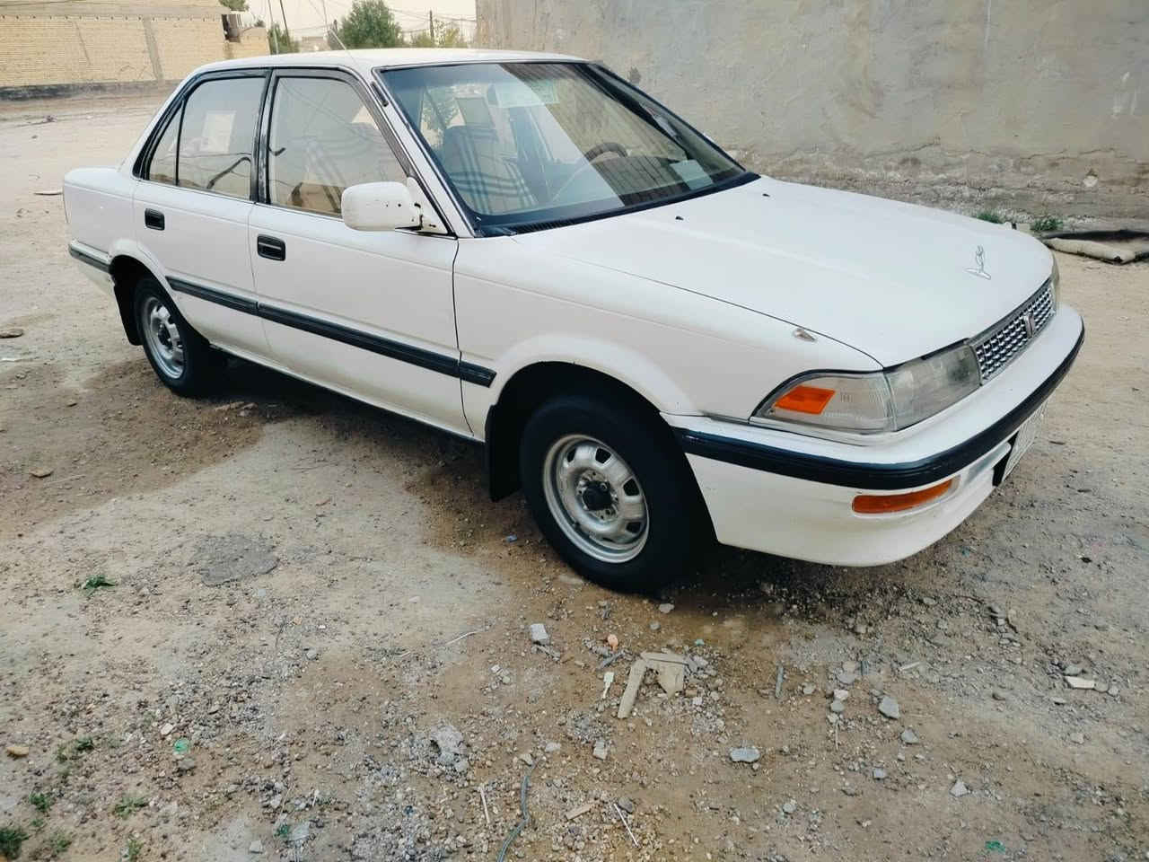 السلام عليكم السعر  / 43 وبيها مجال قليل
المكان النجف خان النص 
الاتصال. ***********
سياره كورلا للبيع موديل 1990 كير عادي يسره بلاد مكينه 1600 بخاخ مكفوله من الكصه والضربه ونقل الچثه مكينه وكير جداد حداديه جديدة مكفول من الضبغ تخم تاير جديد مشروع وطني رقم نجف تحويل مباشر 
مكلف بل النشر غير متواجد على فيس
