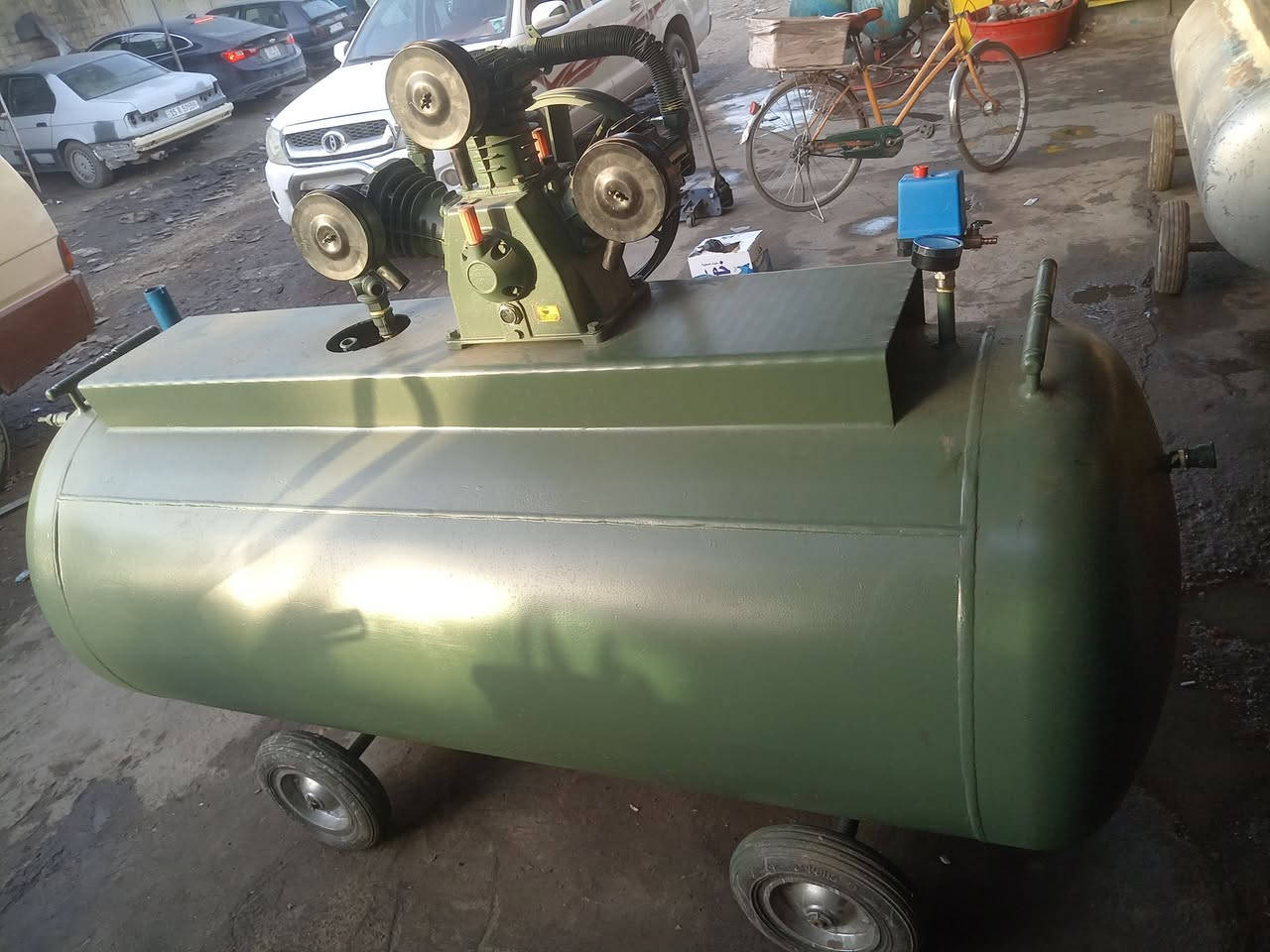 كنبريسر إيطالي ١٠٠٠ لتر معه تاروسه ياباني ثلاثه بستم كبير معه ضمان بأداره سيف التميمي بغداد البياع حي صناعي شارع الخامس
***********
