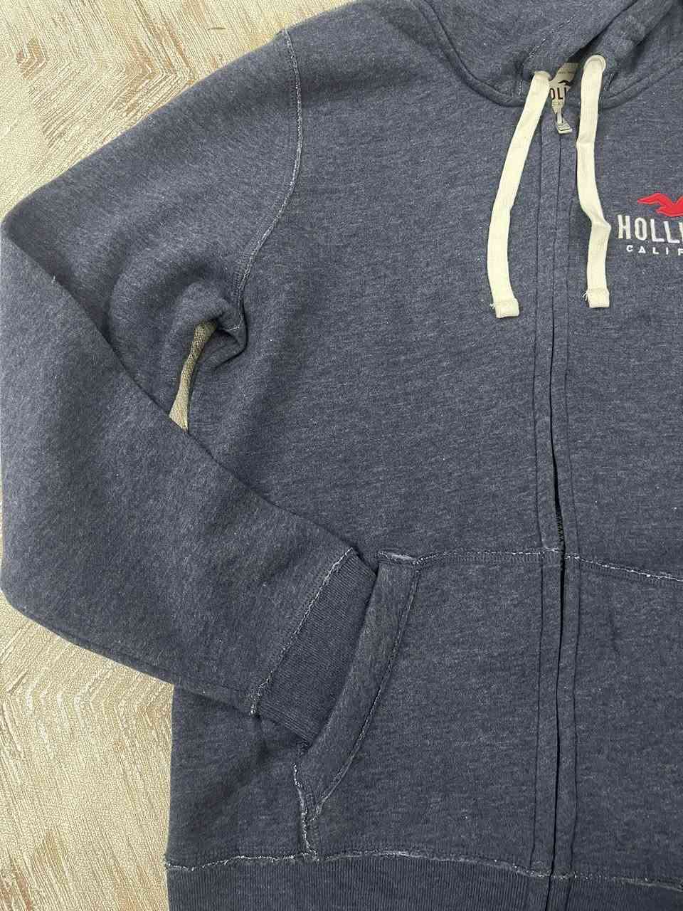 ترواكه هوليستير 
غير مستخدم ب ليبل 
قياس Mتلبس لارج ايضا 

للحجز والاستفسار مراسله الحساب 📩


**إذا كنت صاحب هذا الإعلان وتريد حذفه لأي سبب، رجاءا أرسل رسالة إلى الدعم الفني**