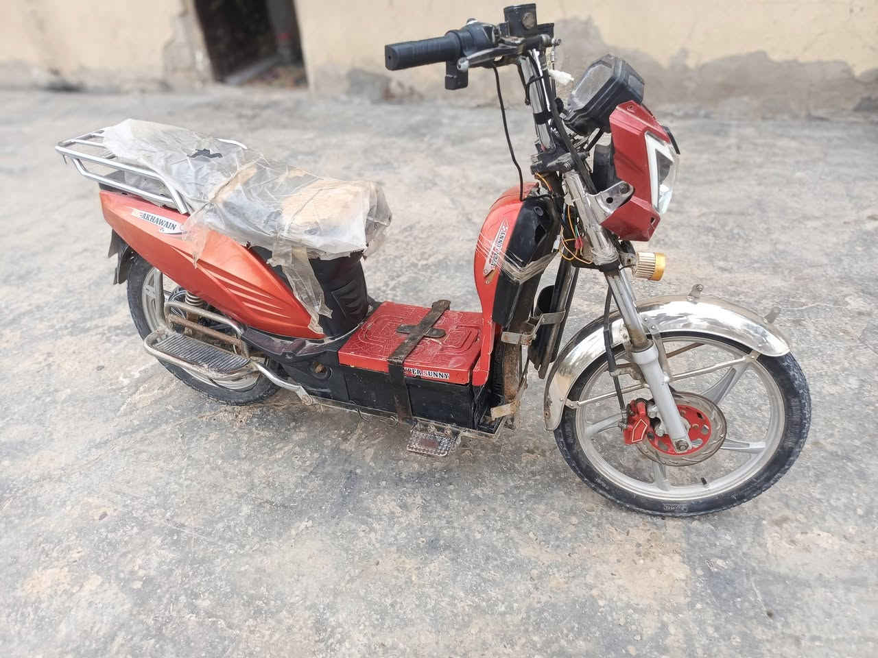 دراجه هارلي بطاريات شويه منفوخه بيتي بل بعلوان اروح بي الفلوجه مرتين ورجع مامئثره البطاريات بيع مستعجل سعر 200 تصال ع رقم ممتواجد ع فيس مكاني نساف بعلوان ***********
