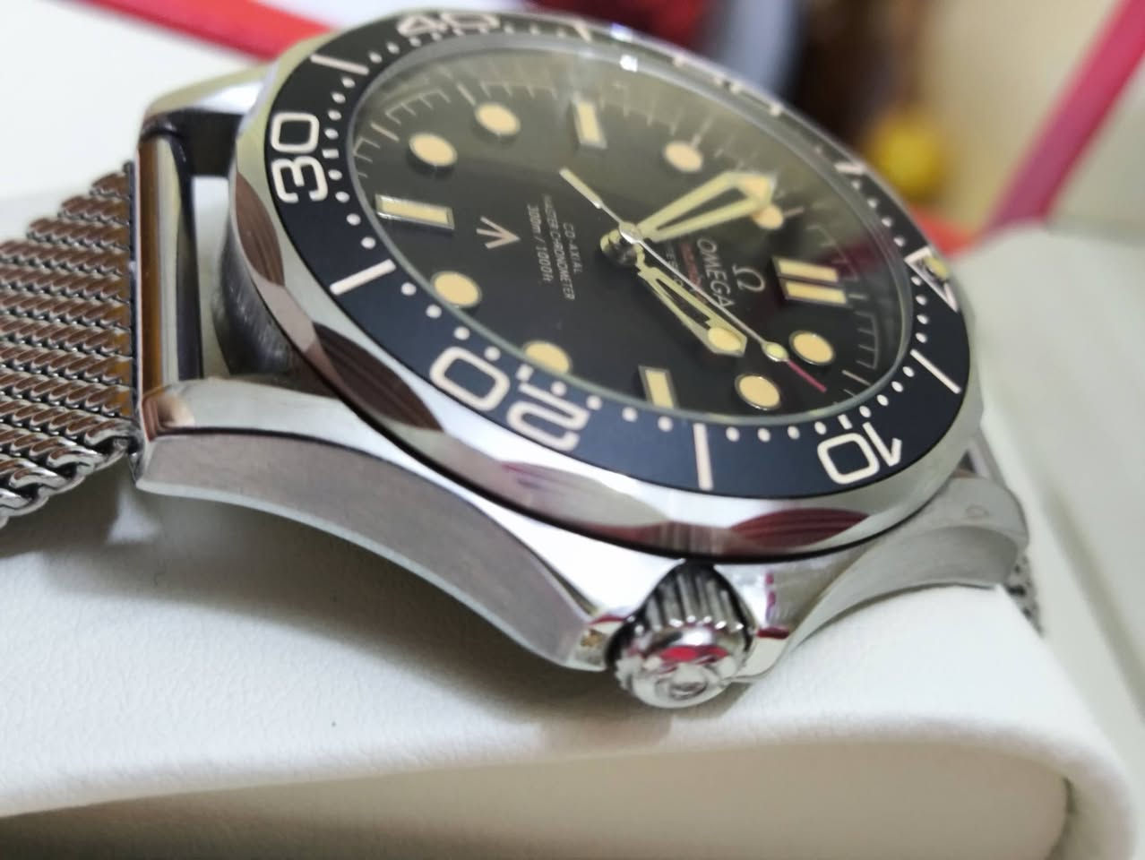 ساعة Omega جمس بوند 007 
ساعة اوتماتيك 
ضد الماء /جام زفير 
مكينة مغلقة 
كامل ملحقاتها علاكة بوكس تغليف البوكس كارتات ظمان 3 وشعار اوميكا ...مثل ما موضح بالصورها

السعر 160 الف على اول تم وبالعافية ✅


**إذا كنت صاحب هذا الإعلان وتريد حذفه لأي سبب، رجاءا أرسل رسالة إلى الدعم الفني**