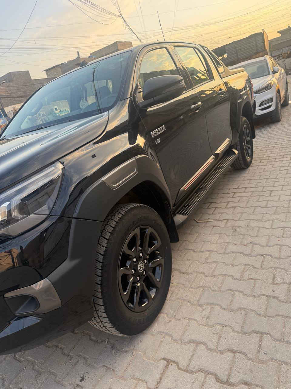 السلام عليكم بيكم ادفنجر 
موديل (2025)
سيد نهرو سياره 
ماشيه (7000) 
مكفوله كفالة عامه 
تحويل ثاني يوم 
مغلفه نانو سيراميك 
محرك 6 سلندر 
السعر اربع دفاتر و 75/وبيه مجال للطيبين 
الاستفسار/ ***********
المو شراي لايتصل 
مكان بغداد
