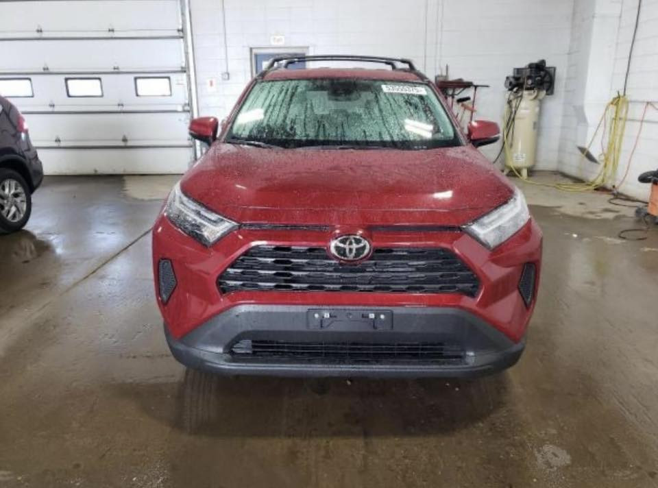 للبيع: تويوتا راف فور هايبرد 2025 – بحالة الوكالة

للبيع سيارة تويوتا راف فور هايبرد موديل 2025 بحالة ممتازة جداً، السيارة شبه جديدة وماشية فقط 4000 كم.  
خالية تماماً من الصبغ والحوادث، استخدام خفيف ونظيف جداً.

- محرك هايبرد اقتصادي جداً في صرف الوقود  
- قيادة مريحة وثبات عالي على الطريق  
- شاشة حديثة ونظام معلومات متطور  
- كاميرا خلفية وحساسات  
- مكيف ممتاز  
- داخلية نظيفة جداً كأنها جديدة  

🔹 السيارة بحالة الوكالة وما تحتاج أي مصروف.  
🔹 مناسبة للي يريد سيارة حديثة واقتصادية واعتمادية.  

📍 السيارة جاهزة للفحص بأي مكان.  
💰 السعر قابل للتفاوض للجادين.

للتواصل على الرقم ***********
