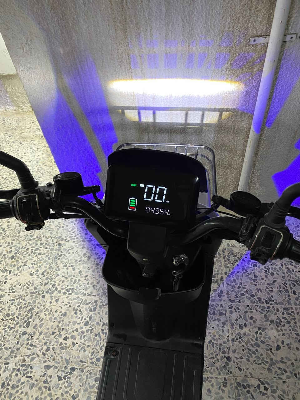 السلام عليكم R7 للبيع فول موصفات نظام P نظام R تشغيل عن بعد حماية من السرقة وقفل ستيرن وبي بلوتوث دبل إشارة وكلو شغال نقصو بس طفارية الورا وسعرها 8 السعر 380 وبي مجال


**إذا كنت صاحب هذا الإعلان وتريد حذفه لأي سبب، رجاءا أرسل رسالة إلى الدعم الفني**