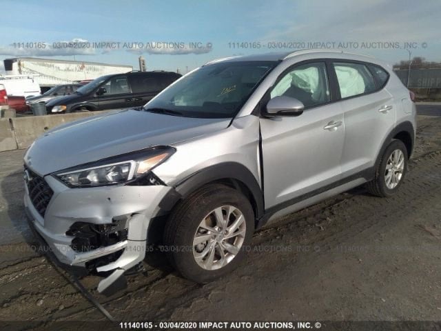 سلام عليكم توكسان موديل 2019 مواصفات اعتياديه شاشه حساس كامره لد نهاري صور الحادث مرفق صبغ 3قطع بدون دواخل مكينه 2400 عنواني بغداد الجكوك السعر 142& وبيها مجال ***********