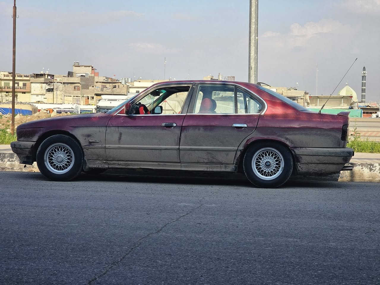 بيئم 535....موديل 92
(ترهم مراوس بفكترا18...20)
محرك كير شرط
كير توماتيك
كاربون بنزين 
تبريد شغال 
اربع تواير جدد
طخم نص عمر
سنويه خضره رقم ابيض🚘
اربع جوم كهربائي
بدون سلايت
مصبوغه حزام
محرك مفتوح مو كبس
الاستفسار اتصال...***********
