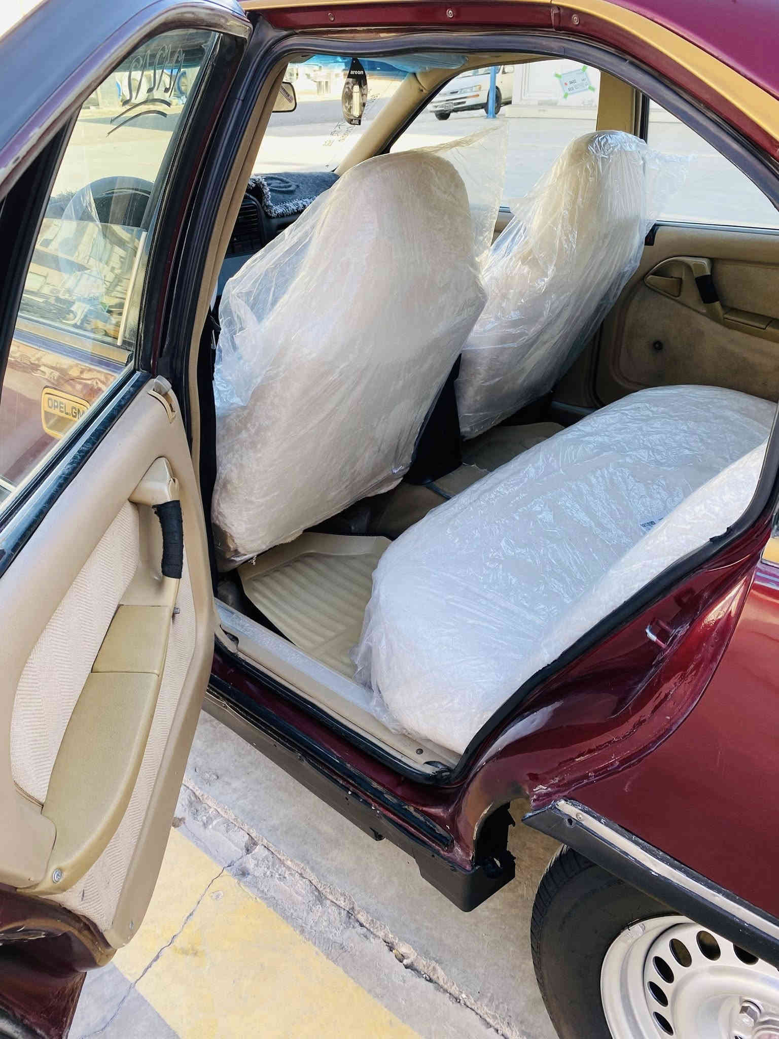 سلام عليكم 
للبيع فقط اوبل اوميگا موديل 1991 مكينه وگير وانجي فول فول خليجي جام كهرباء سلايت روف مكينه وگير بشرط لا صرف ولا بخار السياره مصبوغه عام جماليه بدون ضربه 
داخل واخارج فول نضافه رقم سليمانية بشرط التحويل سنويه لل 2029 السعر 43 وبيها مجال الشراي يخابر 
رقم *********** 
تحياتي للجميع ❤️
