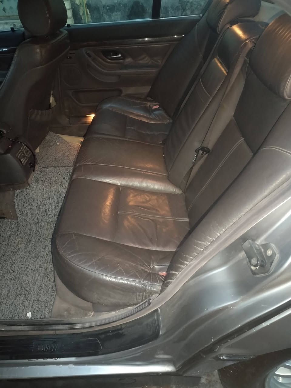 سلام عليكم bmw كاسح خفاش موديل ٩٥ اصل بليته وسنويه وملسق رقم انكليزي بسمي سنويه عاج لغايه ٣٠ فتحه سلايت طكتين برده خلفيه كشنات جلد اسود غرفه نظيفه بطاين كير مكينه كفاله كهربائيات ظفيره تبريد تدفئ كشنات جنطه شفط تخم تاير باتري جديد مكان السياره ميسان سعر ٧٠ وبيه مجال حق الجيه ***********
