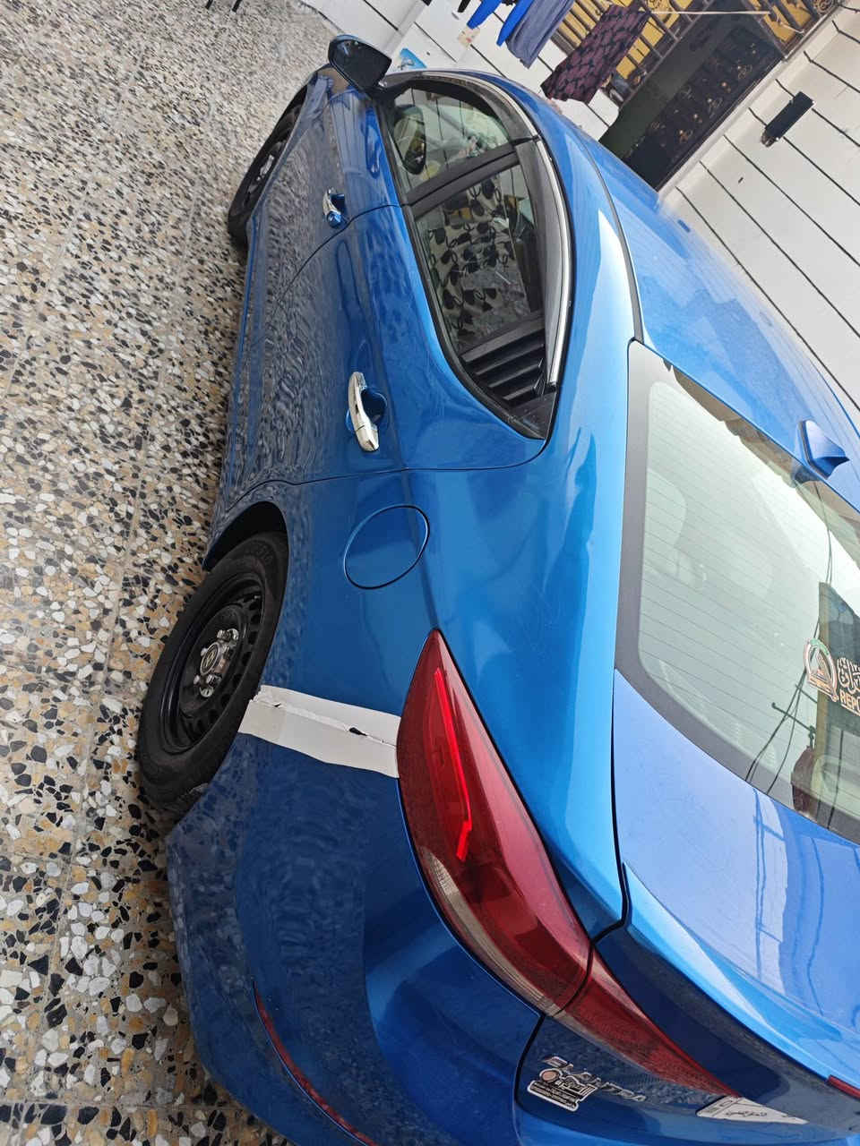 السلام عليكم
للبيع هونداي انترا 

وارد امريكي 

موديل 2017 

حادث جاملغ +بنيد مبدل 

محرك الفين دوش  

رقم بغداد  جديد باسمي 

مكان سيارة بغداد 

السعر 110 وبيه مجال 

رقم تلفون ***********
