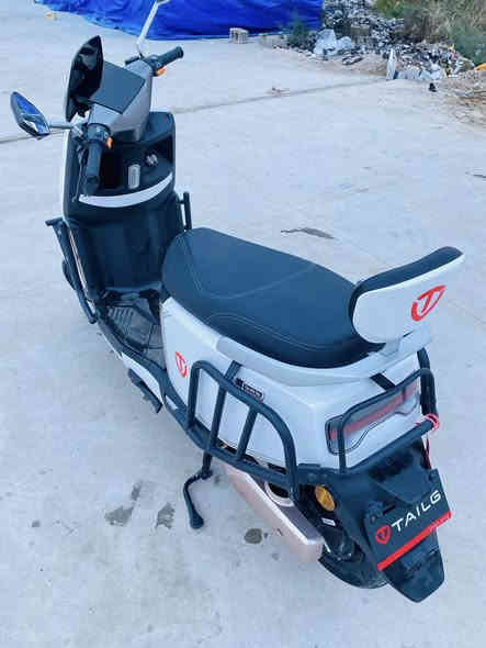 سلام عليكم دراجه شحن التيسلا
دراجه مكفوله كفاله عام كلشي ما بيه وياه بصمات 2

شراي ينتصل على رقم او خاص 
العنوان رفاعي

***********

***********
