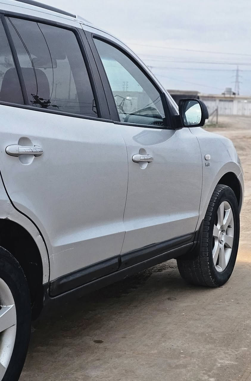 السلام عليكم

للبيع ادوات 
نقد .اعتذر عن الدين.
السعر50قفل
سنتافي موديل ٢٠٠٧ 
محرك كاز بلادي سوبر
كير اوتو .شرط
مرقم اصولي . تستلم حصه كاز
٤٠ لتر يوميا
محرك شرط سوبر جديد 
تخم نوزلات جدد
تخم حاميات جدد
صدر جديد 
تبريد ثلج🥶
تدفئا🔥
كهربائيات شرط كله شغاله
سنتر لك ريموت شغال 
كشنات جلد 7راكب 
داخل جديد  
تدفئه بل كشن
اشاير بل مري 
حنايا عفش
مكاني تكريت .حي الناعمه.
*********** واتس شغال
اغلب الوقات الجهاز مايتحصل بسبب ضعف الشبكه
