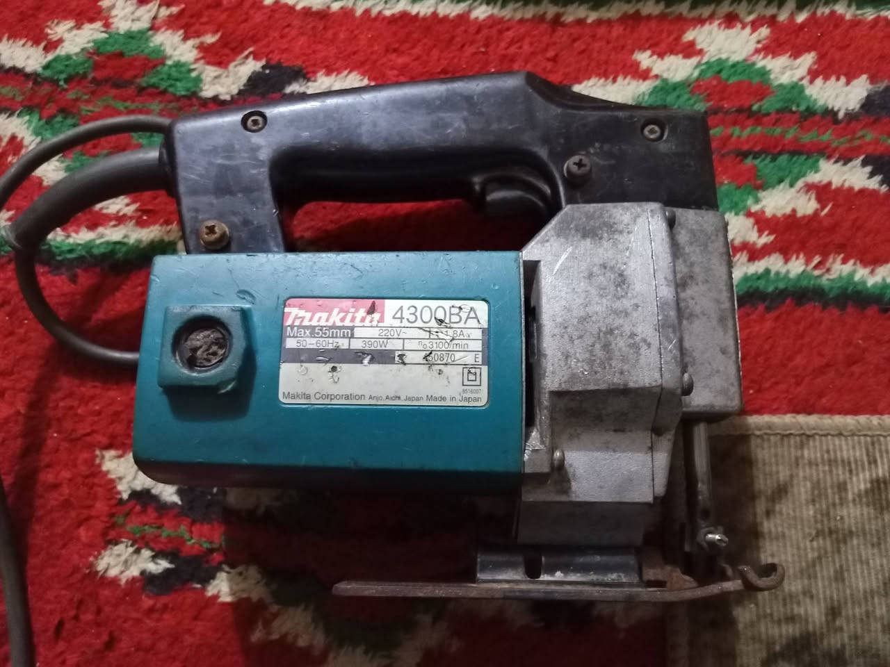 سلام عليكم عندي هاي غراض للبيع اليريد يدخلي خاص او الاتصال على رقم الوتساب ***********
