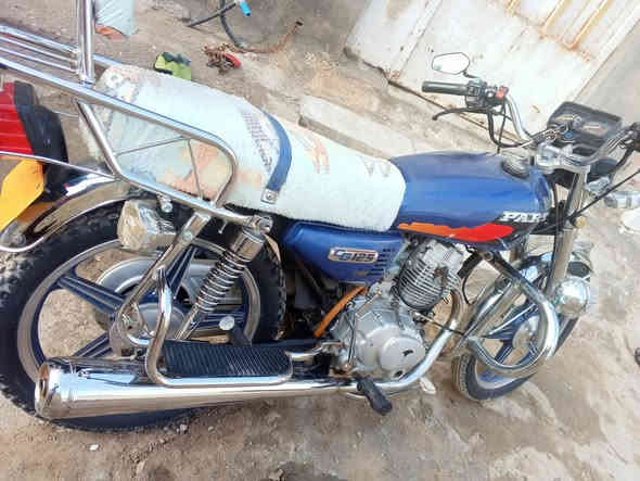 للبيع دراجه بارت موديل 22 (رقم وسنويه)
سوق الشيوخ 
سعر مليون و550 
درجه نضيفه وجاهزه 
***********
