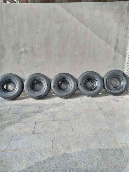 سلام عليكم تايرات كيا فحل للبيع 2025 جدد الحجم 13 العدد 5 السعر الاتصال على الرقم *********** المكان نجف
