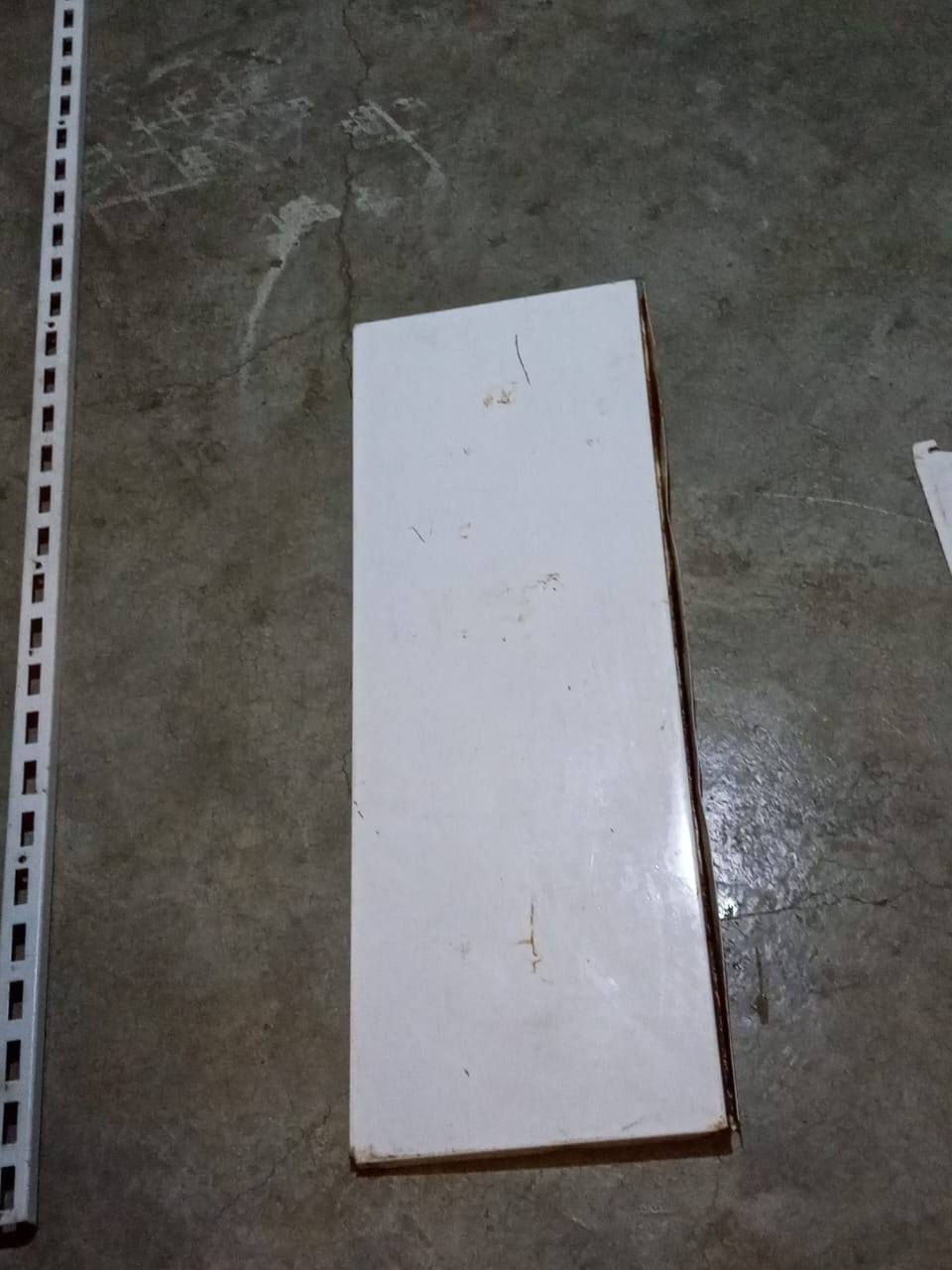 رفوف محل للبيع للاستفسار ***********
