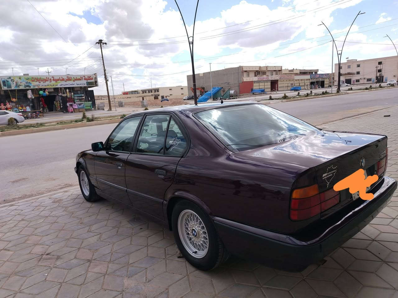 السلام عليكم بيئم دبليو للبيع الحجم ٥٢٥iA بجم عريض لون ماروني محرك مسكر فانوص كير اتوماتيك موديل 93 بدون فتحه رقم كركوك دولي شرط تحويل سنويه تسقط 2028 تخم اطارات جديد اسنتر لوك شغال علريمونت كهرباياتها كلها شغاله تخم نون على ناصي بدون حادث المكان السياره السعر 68وبيه مجال حك الجيه صلاح الدين تكريت رقم مبايل ***********
