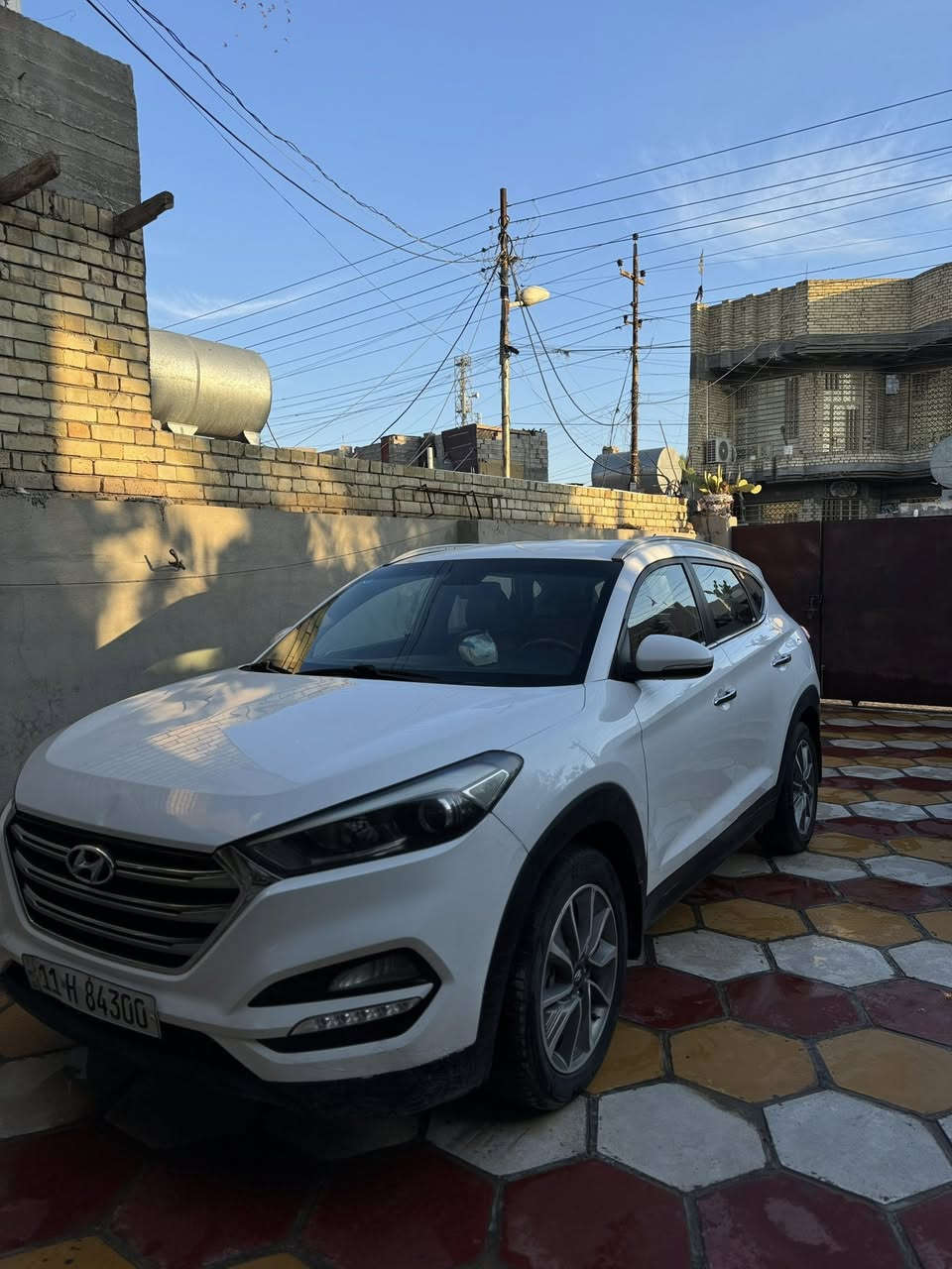 السلام عليكم توسان 2018  خليجيه رقم بغداد باسمي ماشيه 125 الف  مواصفاتها  وسط    سونار موجود بالمنشور  سعرها 183 وبيها مجاال بسيط .مكانها بغداد حسينيه المعامل 
كلشي ذكرت بلمنشور وموجود بالصور  

‭0773 595 0756‬
